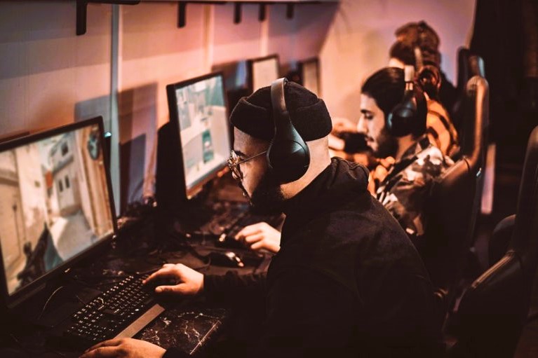 Latency in Competitive eSports
